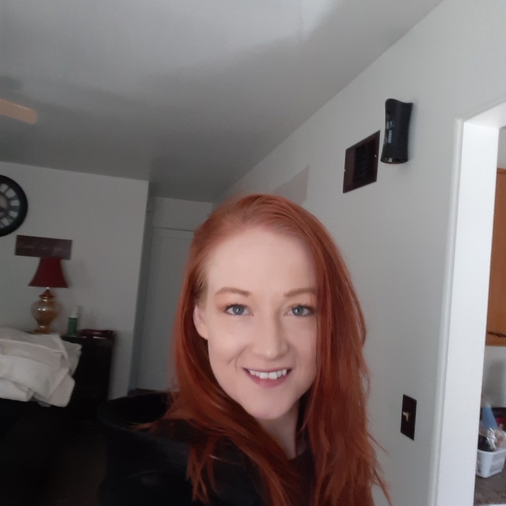 Meet your Posher, Corina
